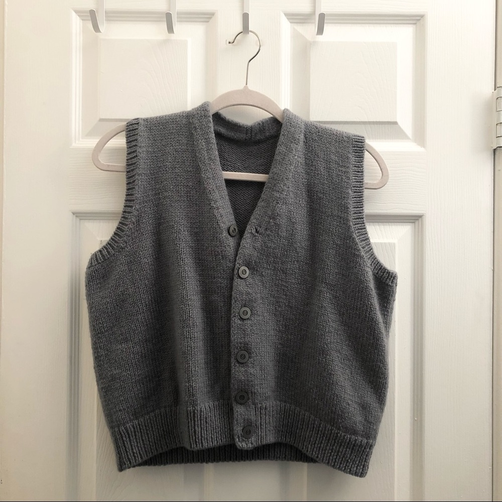 Cropped sweater vest